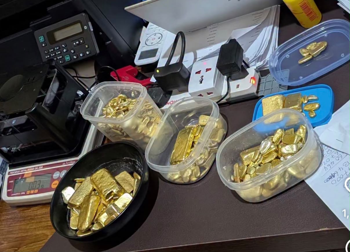 Raw gold material